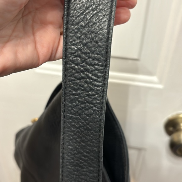 Michael Kors large black w/ gold trim leather purse in excellent condition - Picture 8 of 11